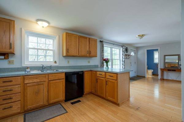 9 Mountain RD, Goffstown, NH 03045