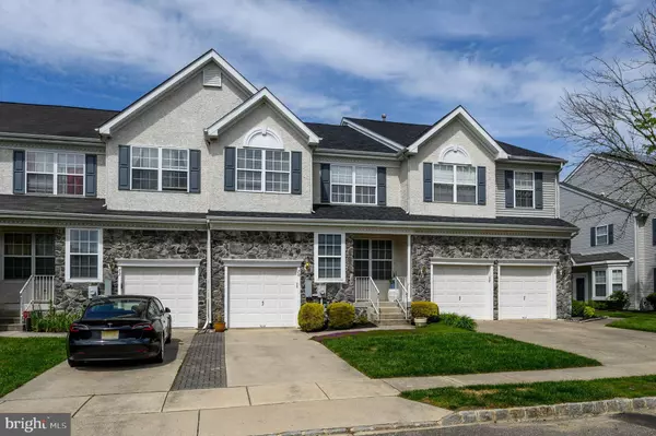 70 CHAPEL HILL RD, Mount Laurel, NJ 08054