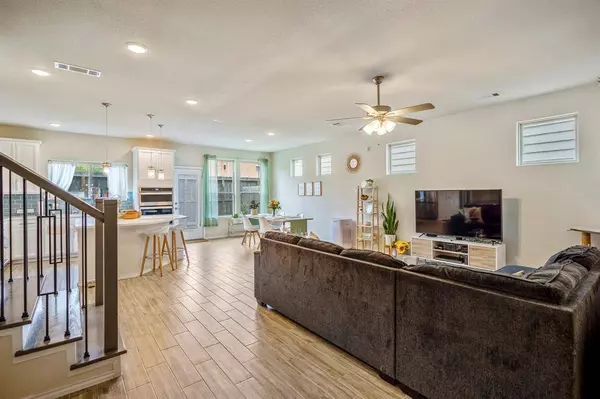 8672 Hollyoaks Creek LN, Houston, TX 77063