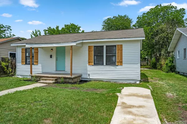 1027 CLOWER, San Antonio, TX 78201-3048