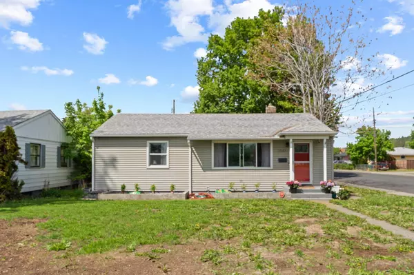 3527 E Jackson Ave, Spokane, WA 99217