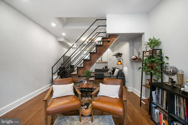 1945 WATERLOO ST, Philadelphia, PA 19122