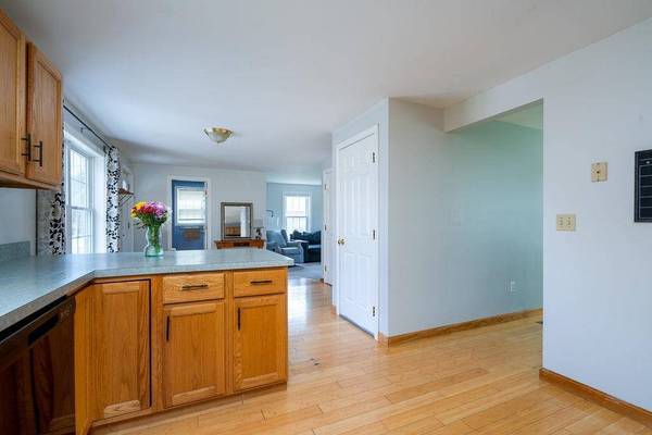 9 Mountain RD, Goffstown, NH 03045