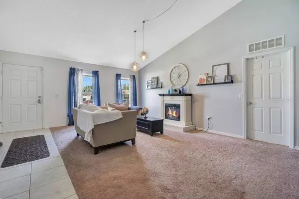 2703 N JULIET DR, Deltona, FL 32738