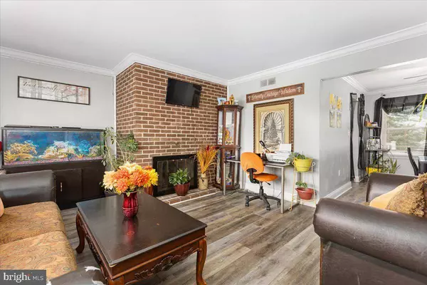 308 SOLLERS POINT RD, Dundalk, MD 21222