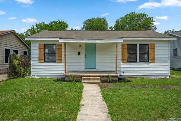 1027 CLOWER, San Antonio, TX 78201-3048