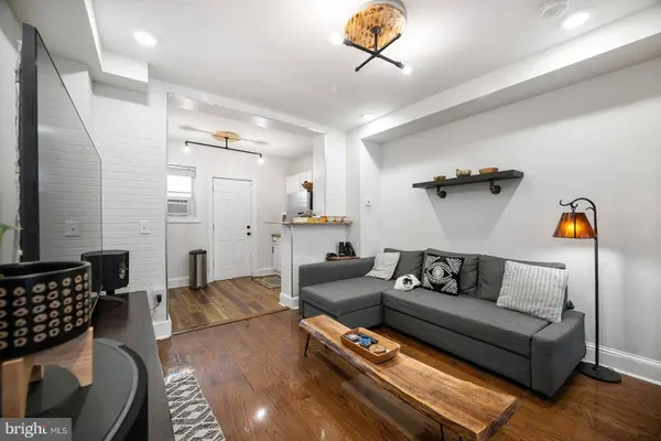 1945 WATERLOO ST, Philadelphia, PA 19122