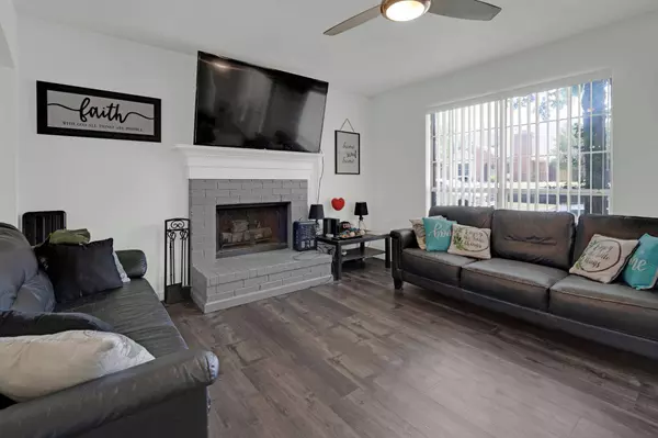 144 Hunter Drive, Cedar Hill, TX 75104