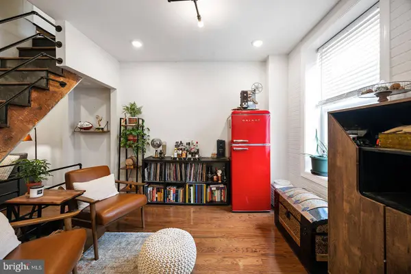 1945 WATERLOO ST, Philadelphia, PA 19122