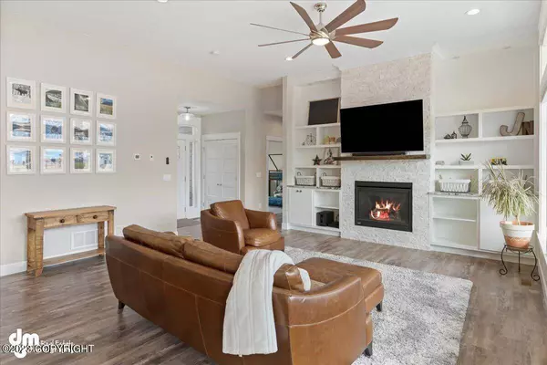 14776 E Lydia CIR, Palmer, AK 99645