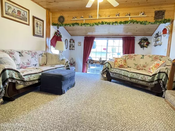 204 2ND Street W, Argyle, MN 56713