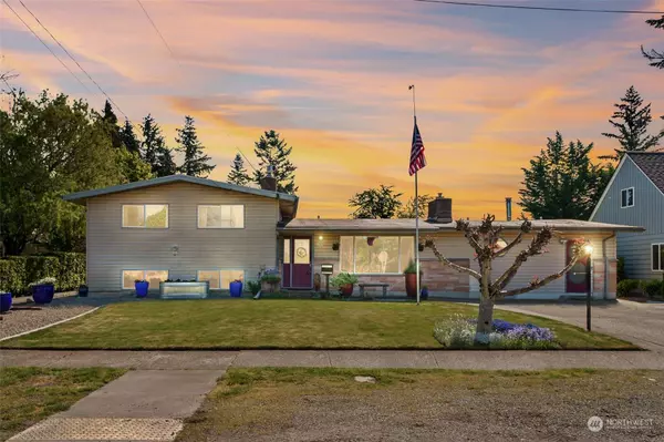 303 Wood AVE, Sumner, WA 98390