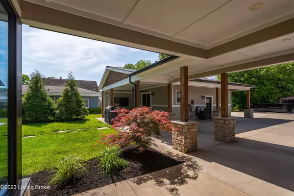 246 W River Rd, Charlestown, IN 47111