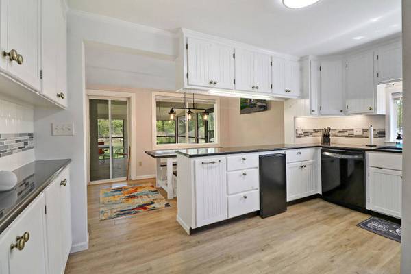 38463 9th ST, Spring Grove, IL 60081