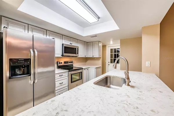 1805 OAKWALD DR, Brandon, FL 33511