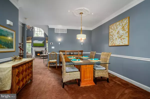 70 CHAPEL HILL RD, Mount Laurel, NJ 08054