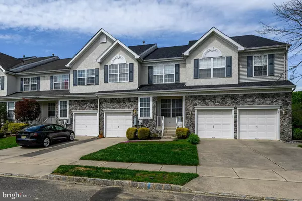 70 CHAPEL HILL RD, Mount Laurel, NJ 08054