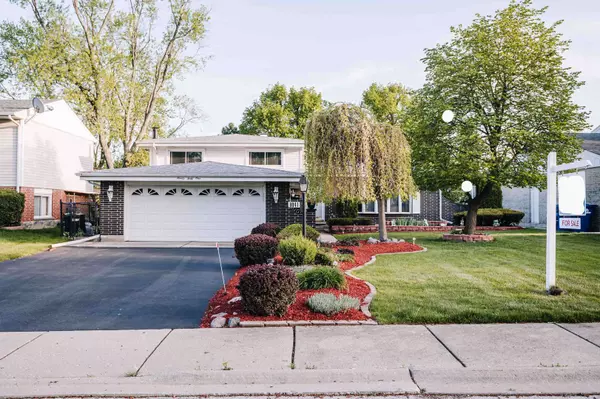 9041 Primrose Lane, Hickory Hills, IL 60457