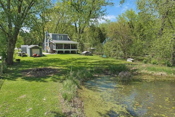 38463 9th ST, Spring Grove, IL 60081