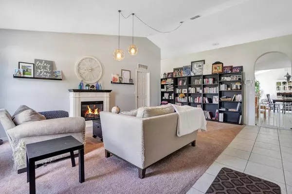 2703 N JULIET DR, Deltona, FL 32738