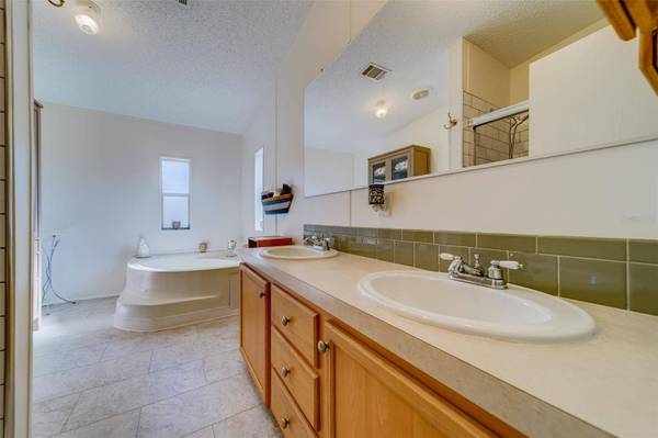 1100 BELCHER RD S #33, Largo, FL 33771