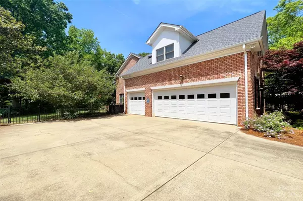 7229 Olde Sycamore DR, Mint Hill, NC 28227