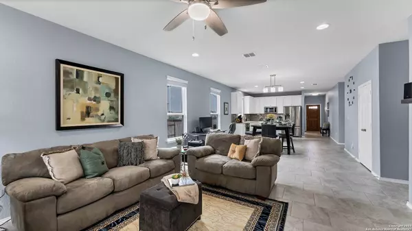 6049 Grayson Cliff, Schertz, TX 78108