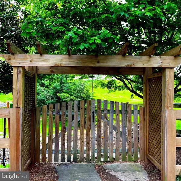 20412 CRIMSON PL, Leesburg, VA 20175