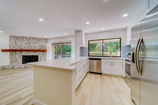 805 OLD MILL POND RD, Palm Harbor, FL 34683