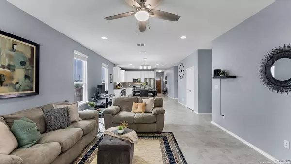 6049 Grayson Cliff, Schertz, TX 78108