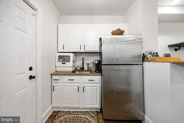 1945 WATERLOO ST, Philadelphia, PA 19122