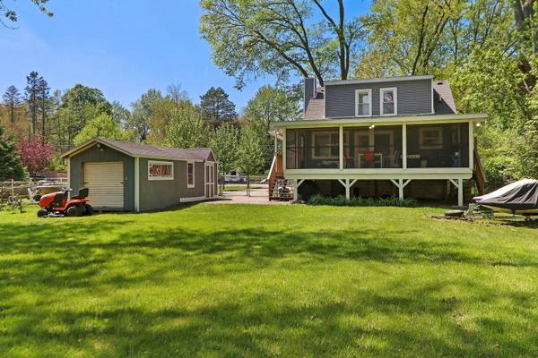 38463 9th ST, Spring Grove, IL 60081