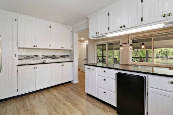 38463 9th ST, Spring Grove, IL 60081