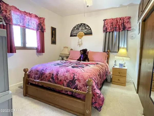 204 2ND Street W, Argyle, MN 56713