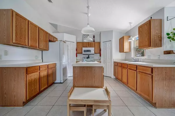 2703 N JULIET DR, Deltona, FL 32738