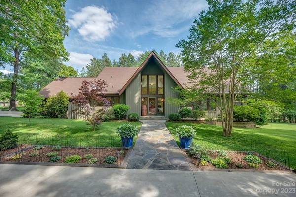 900 Club RD, Tryon, NC 28782