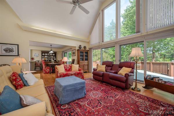 900 Club RD, Tryon, NC 28782