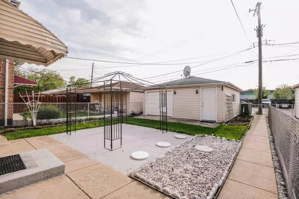 5312 S Kilbourn Avenue, Chicago, IL 60632