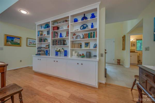 900 Club RD, Tryon, NC 28782