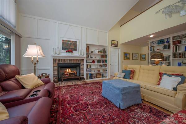 900 Club RD, Tryon, NC 28782