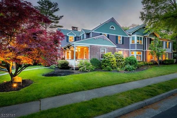 241 E Chestnut Ave, Metuchen Boro, NJ 08840