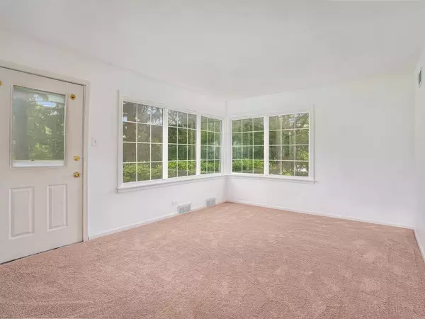 4506 Devon Avenue, Lisle, IL 60532