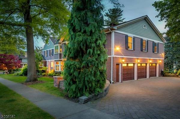 241 E Chestnut Ave, Metuchen Boro, NJ 08840