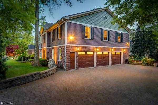 241 E Chestnut Ave, Metuchen Boro, NJ 08840