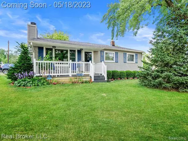 2181 E BERGIN Avenue, Burton, MI 48529