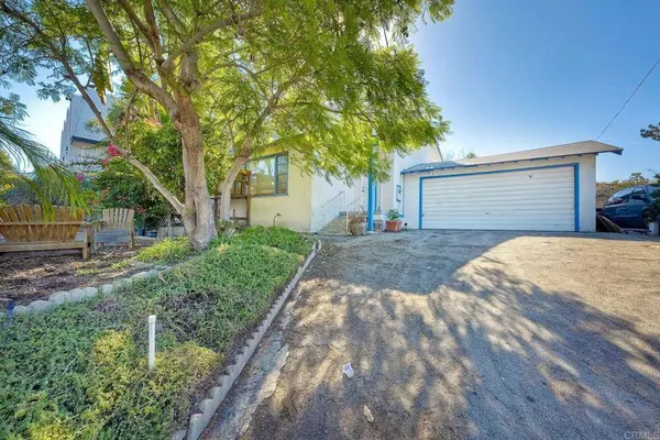 1015 Oak Drive, Vista, CA 92084