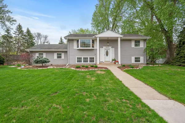 8509 36 1/2 CIR N, New Hope, MN 55427