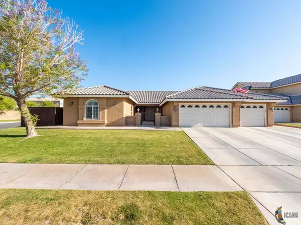 2687 Sandalwood Dr, El Centro, CA 92243