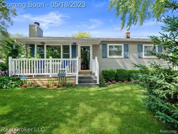 2181 E BERGIN Avenue, Burton, MI 48529