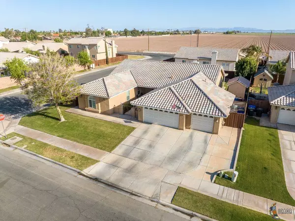 2687 Sandalwood Dr, El Centro, CA 92243